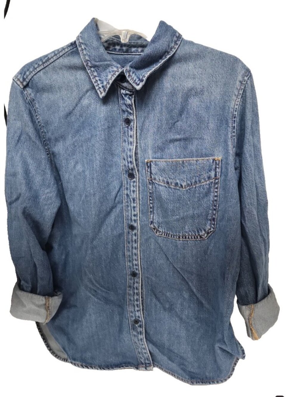 Universal Thread Women's Relaxed Fit  Denim Shirt Blue Size Medium NEW!!!